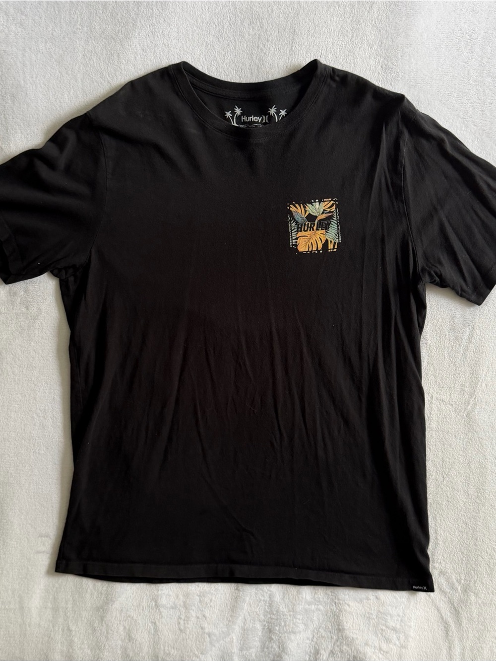 Hurley Everyday Tee Black Floral Double-Sided
Size Large Short Sleeve Shirt